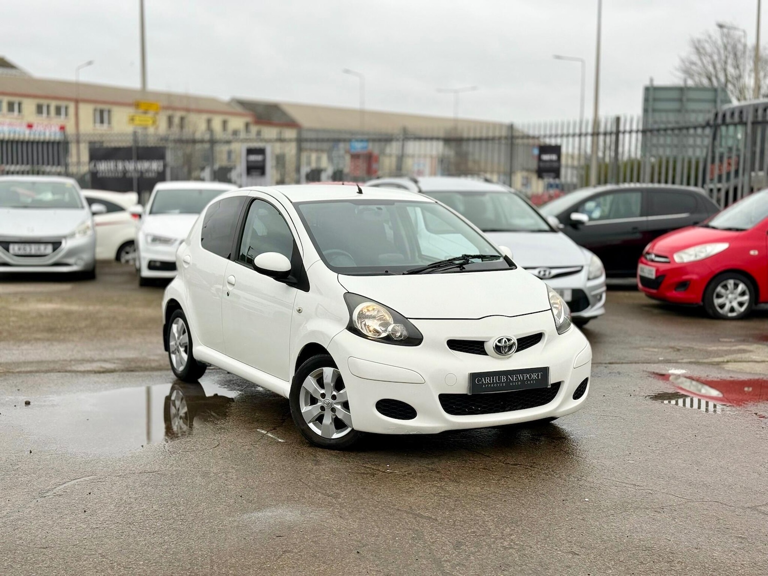Used Toyota AYGO 2011 for sale - 77633479: Photo 2