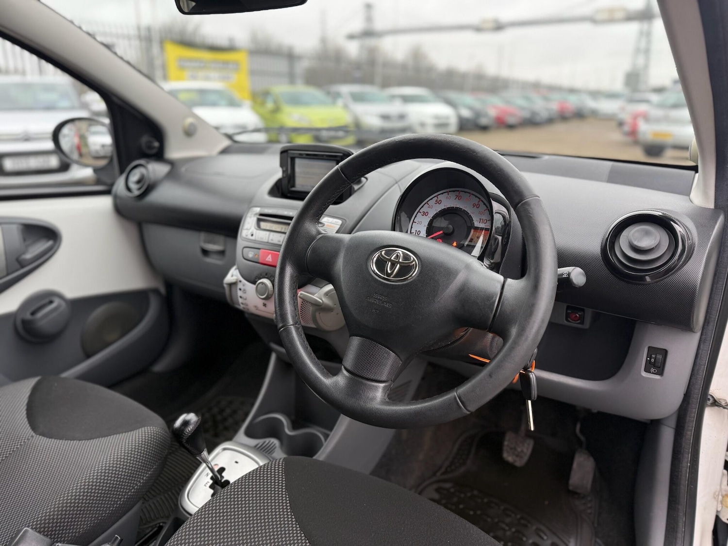 Used Toyota AYGO 2011 for sale - 77633479: Photo 28