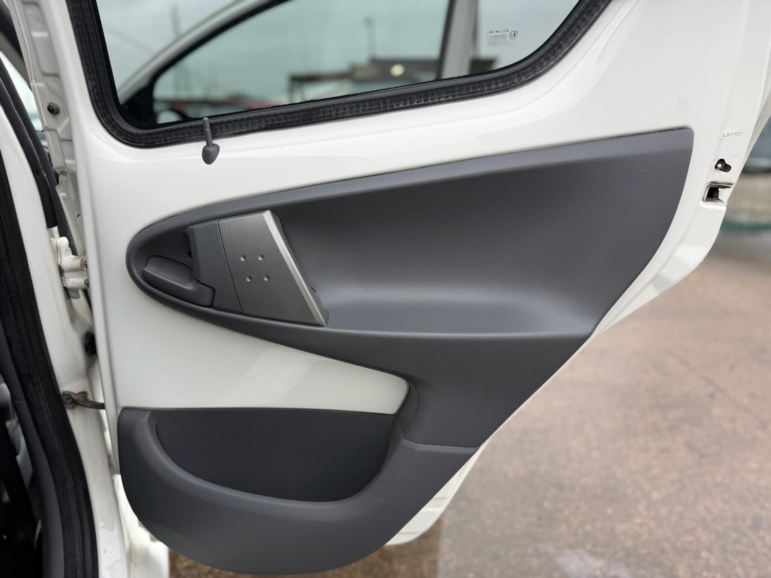 Used Toyota AYGO 2011 for sale - 77633479: Photo 47