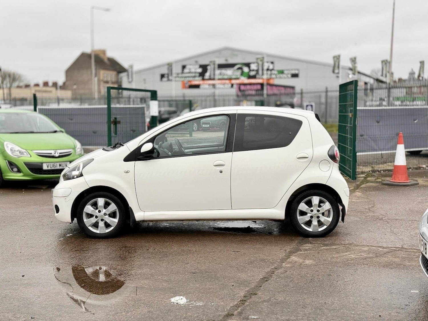 Used Toyota AYGO 2011 for sale - 77633479: Photo 7