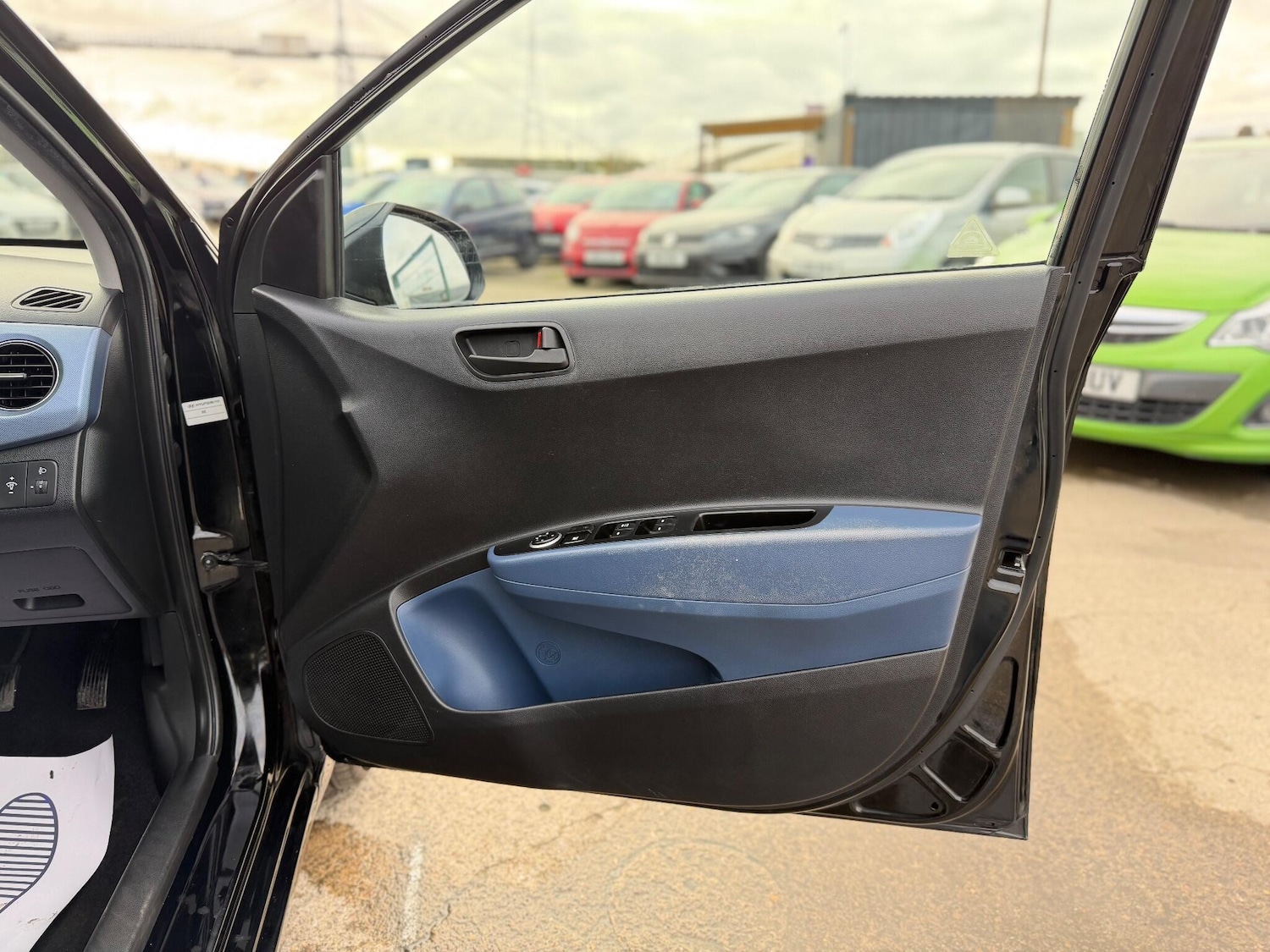 Used Hyundai i10 2014 for sale - 77060187: Photo 25