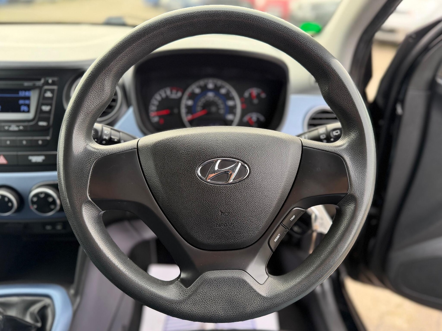 Used Hyundai i10 2014 for sale - 77060187: Photo 33