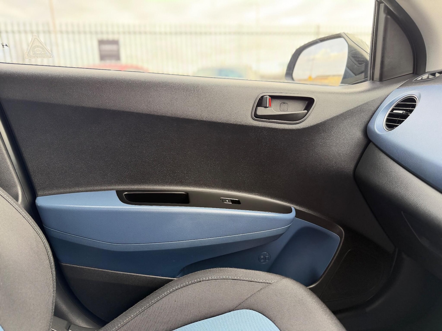 Used Hyundai i10 2014 for sale - 77060187: Photo 47