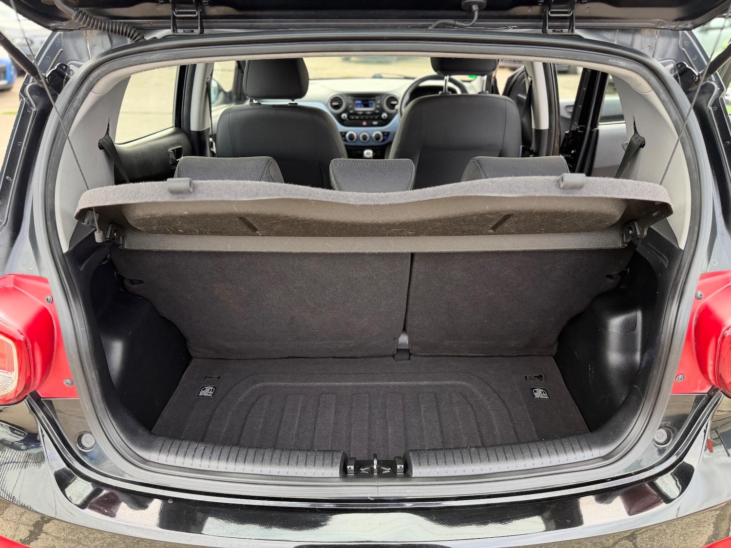 Used Hyundai i10 2014 for sale - 77060187: Photo 52