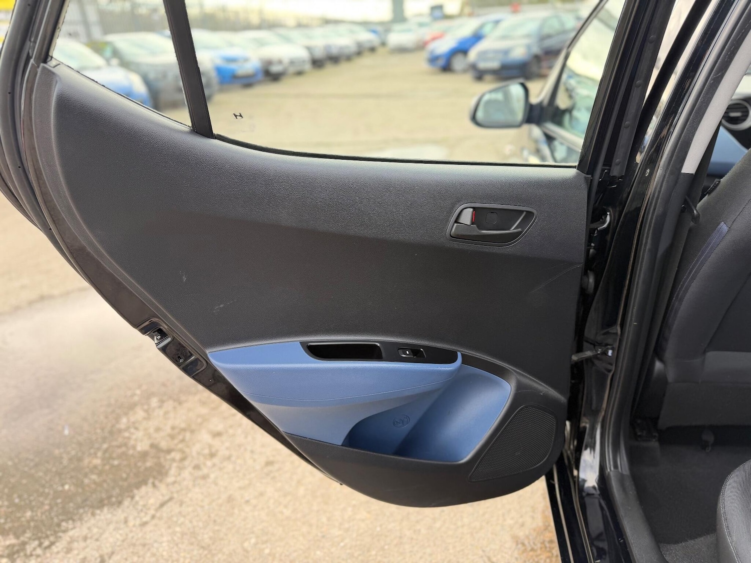 Used Hyundai i10 2014 for sale - 77060187: Photo 55