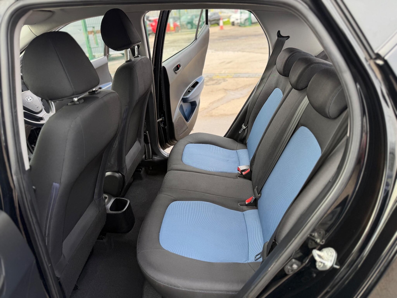 Used Hyundai i10 2014 for sale - 77060187: Photo 57