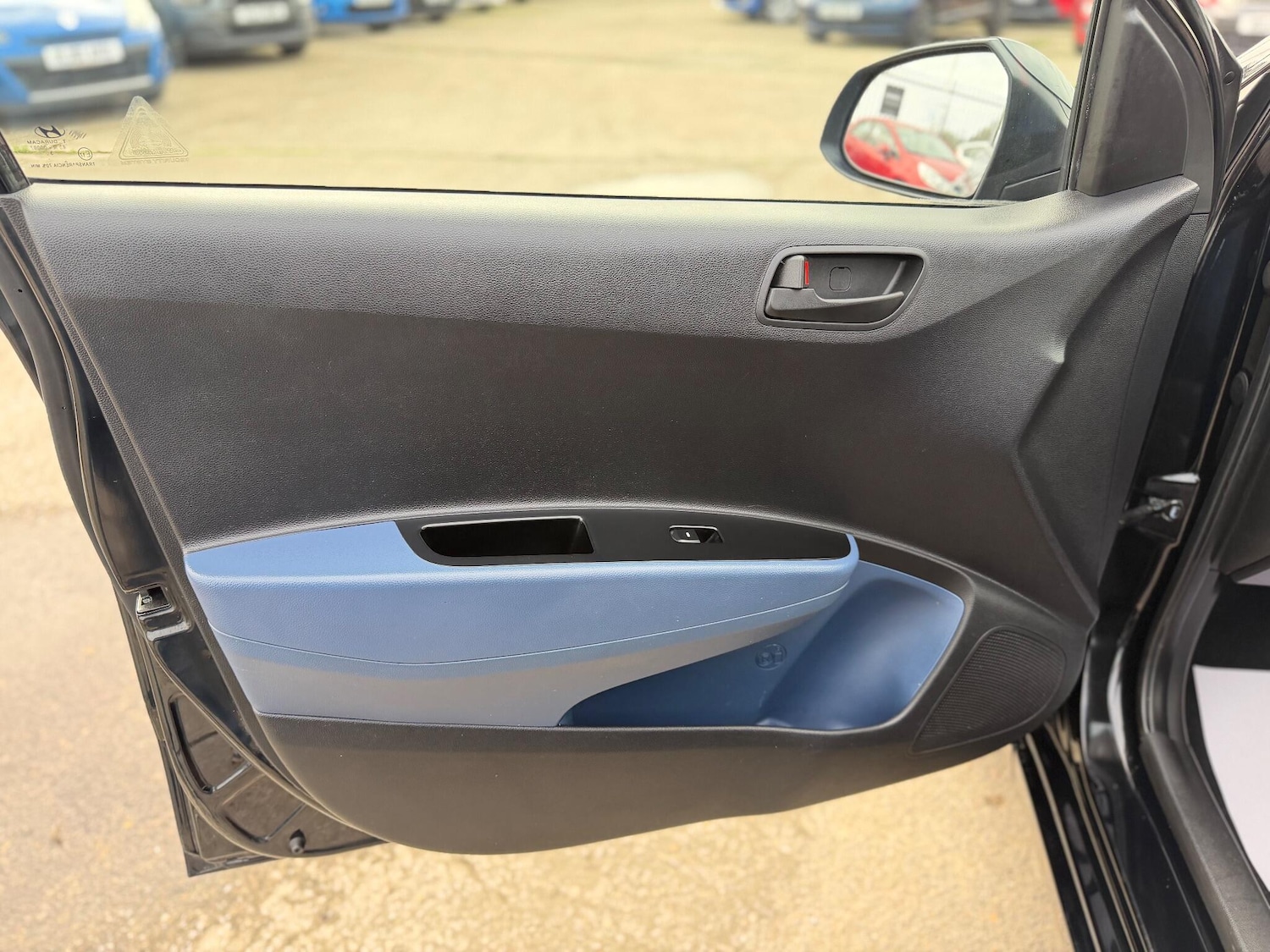 Used Hyundai i10 2014 for sale - 77060187: Photo 63