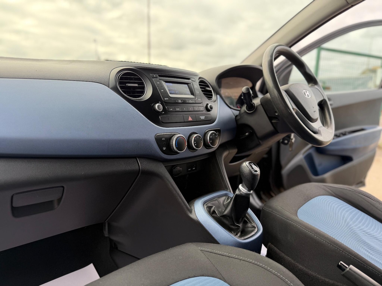 Used Hyundai i10 2014 for sale - 77060187: Photo 67