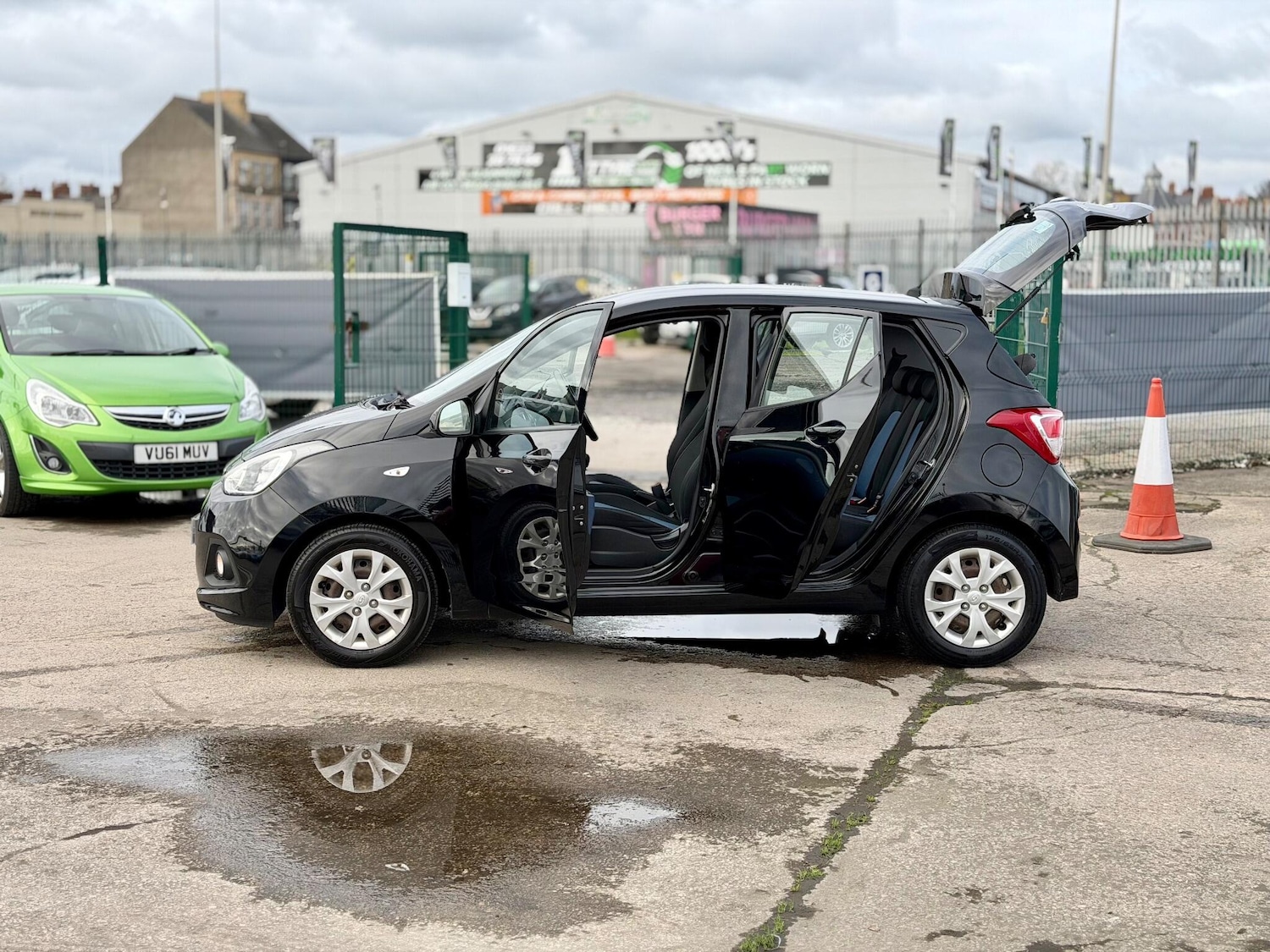 Used Hyundai i10 2014 for sale - 77060187: Photo 71