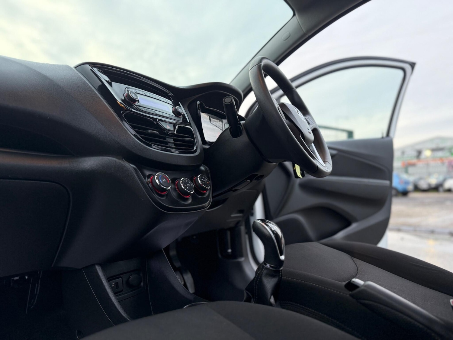 Used Vauxhall Viva 2016 for sale - 77057363: Photo 18