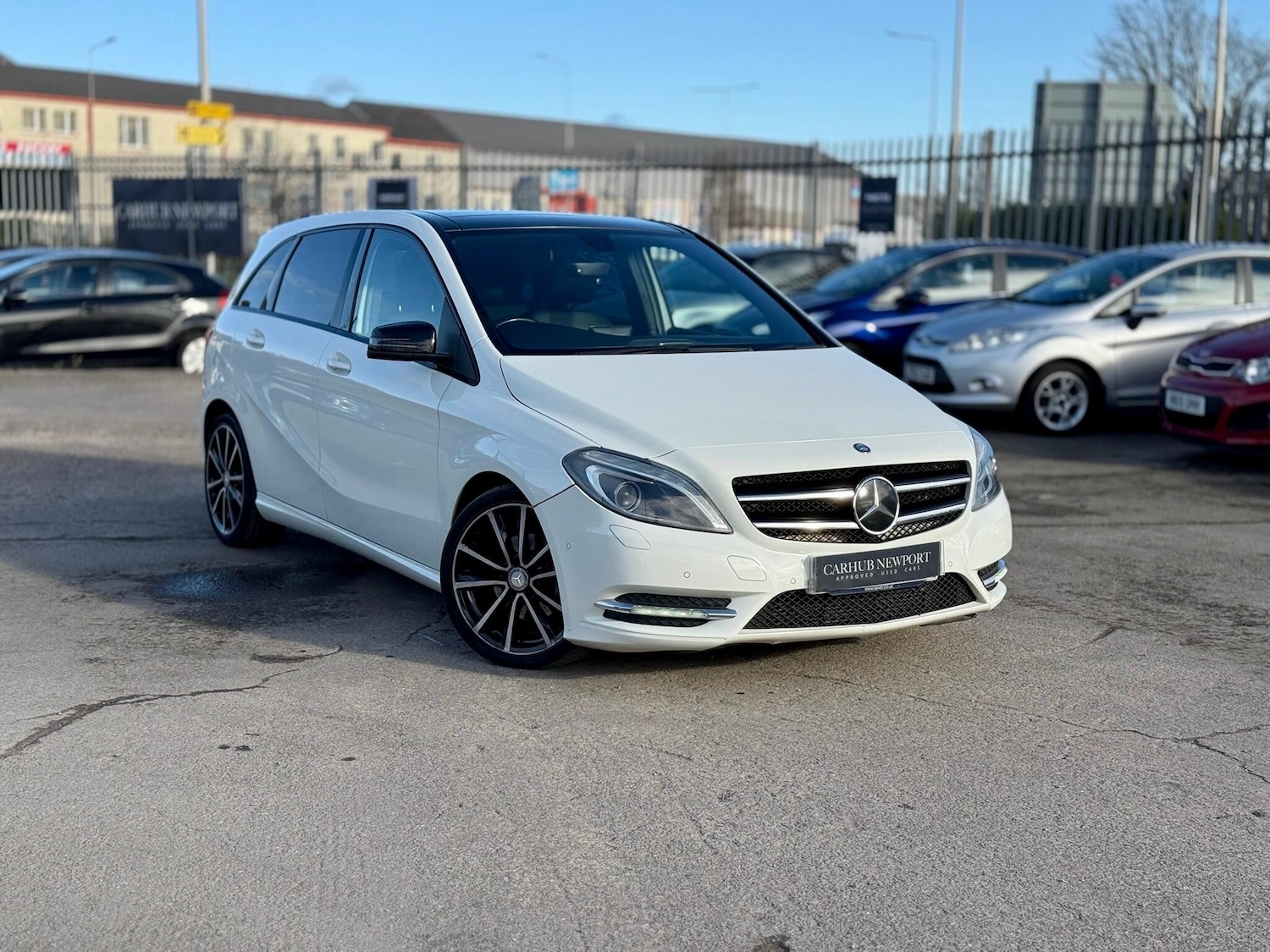 Used Mercedes-Benz B Class 2014 for sale - 76666664: Photo 2