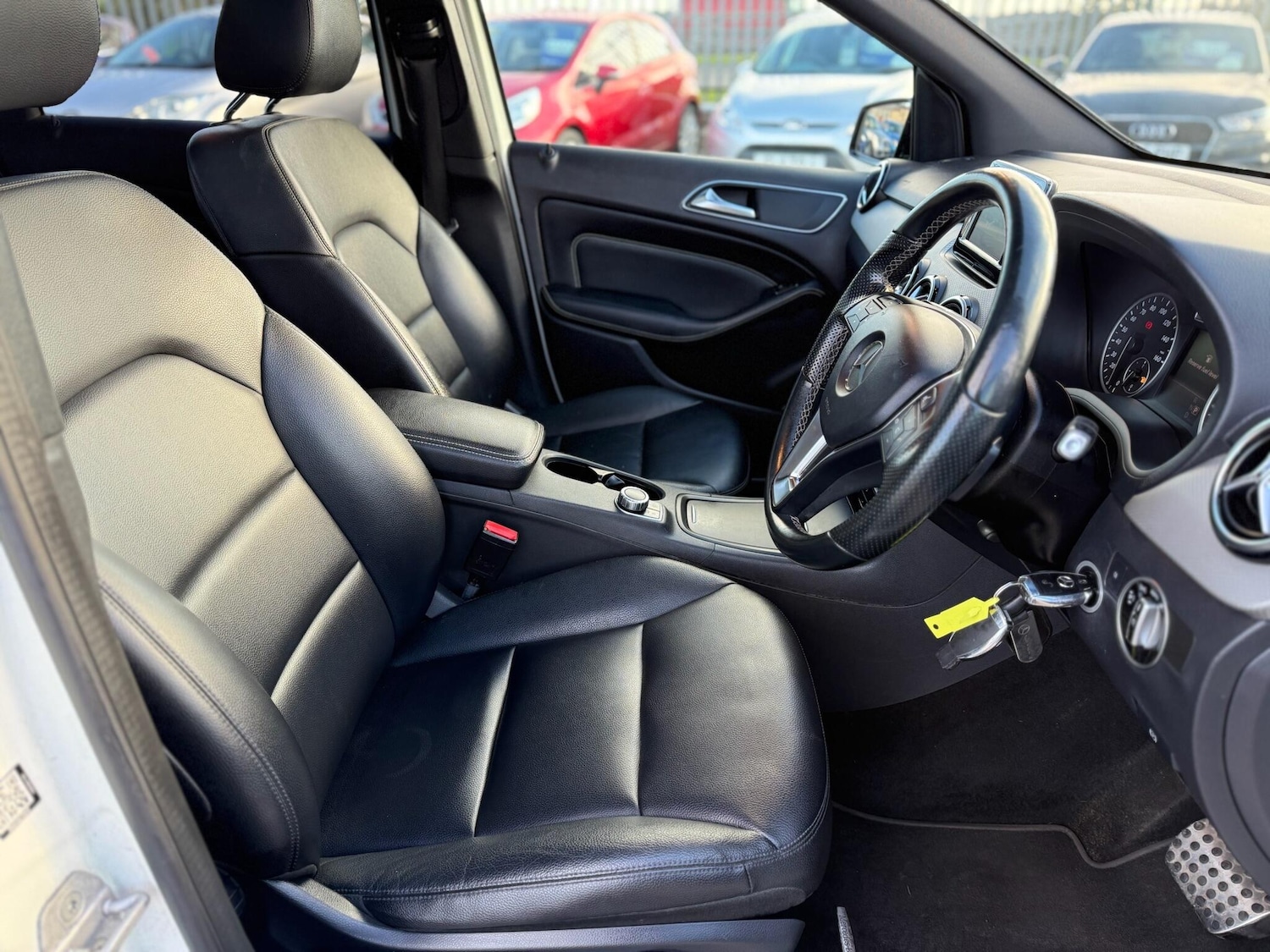 Used Mercedes-Benz B Class 2014 for sale - 76666664: Photo 25