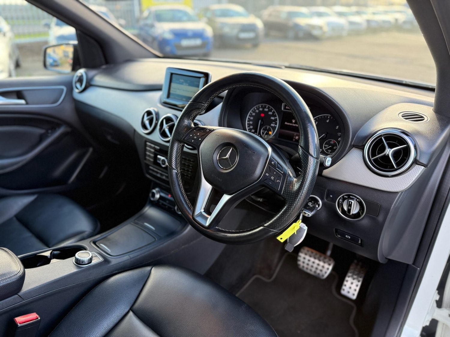 Used Mercedes-Benz B Class 2014 for sale - 76666664: Photo 29