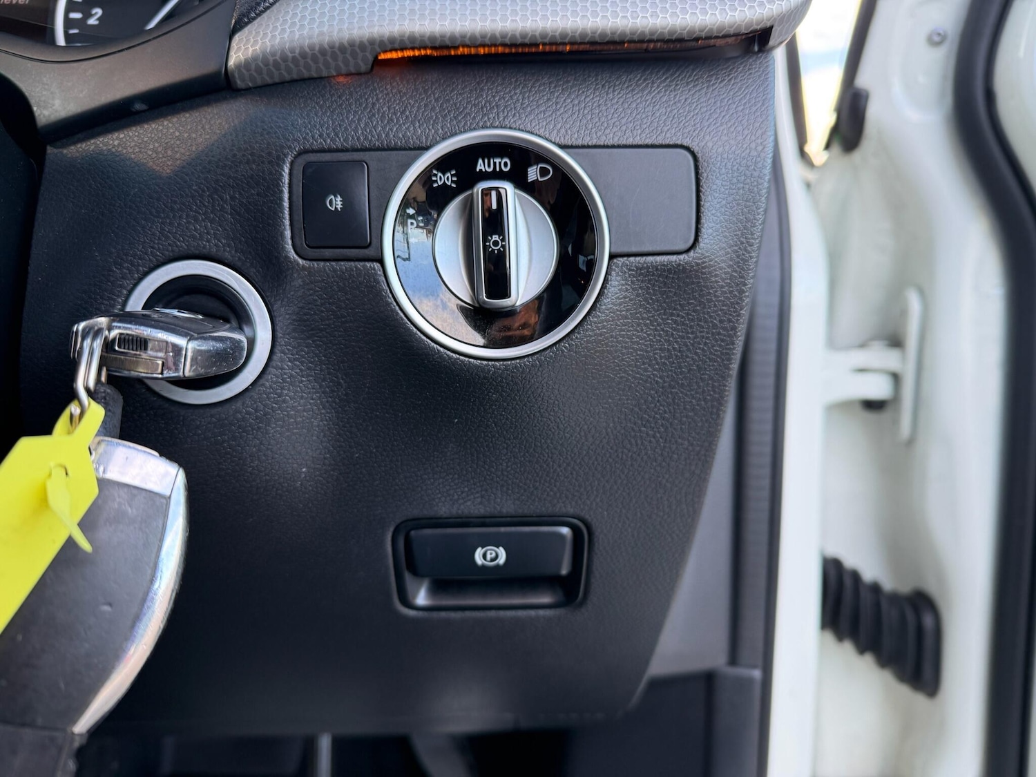 Used Mercedes-Benz B Class 2014 for sale - 76666664: Photo 32