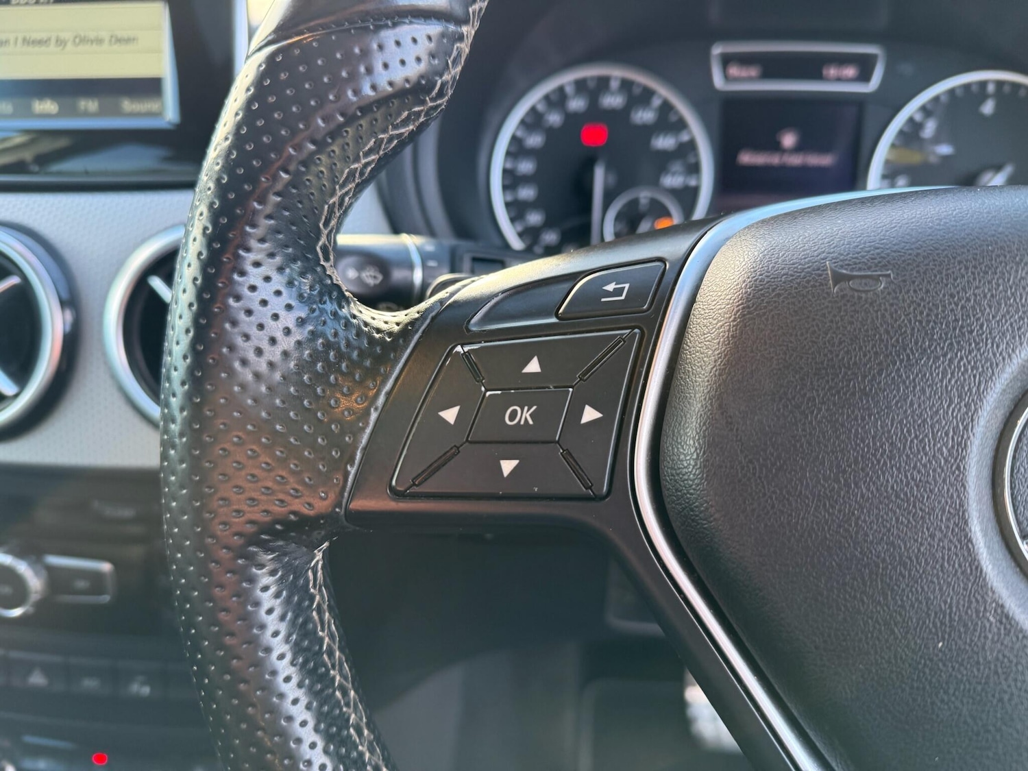 Used Mercedes-Benz B Class 2014 for sale - 76666664: Photo 34