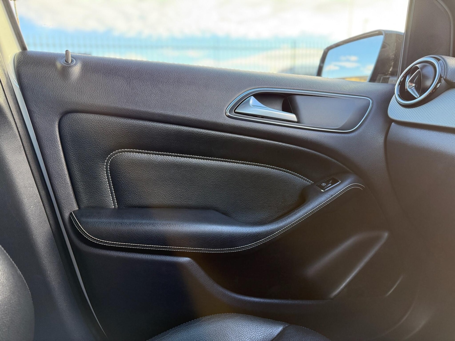 Used Mercedes-Benz B Class 2014 for sale - 76666664: Photo 49