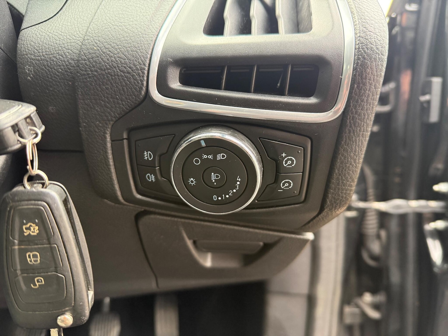 Used Ford Focus 2012 for sale - 76613084: Photo 20