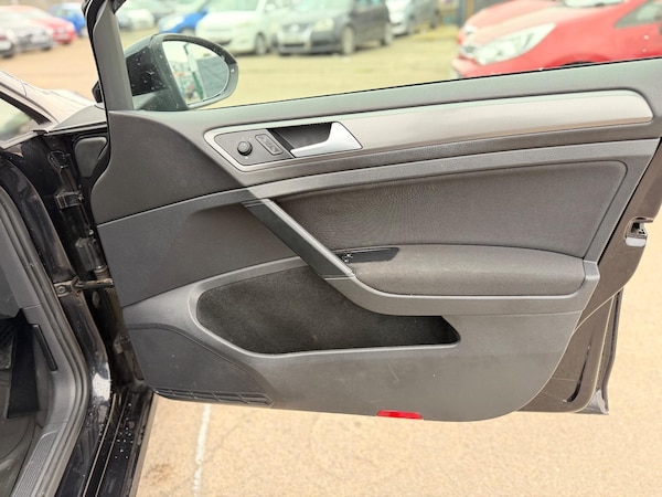 Used Volkswagen Golf 2013 for sale - 76109124: Photo 23
