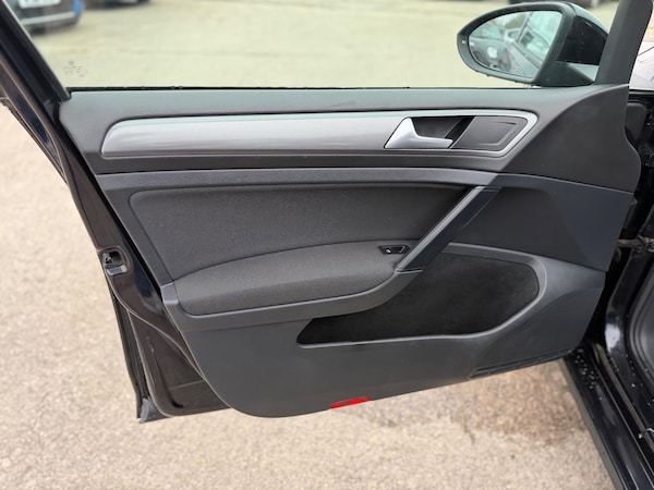 Used Volkswagen Golf 2013 for sale - 76109124: Photo 63