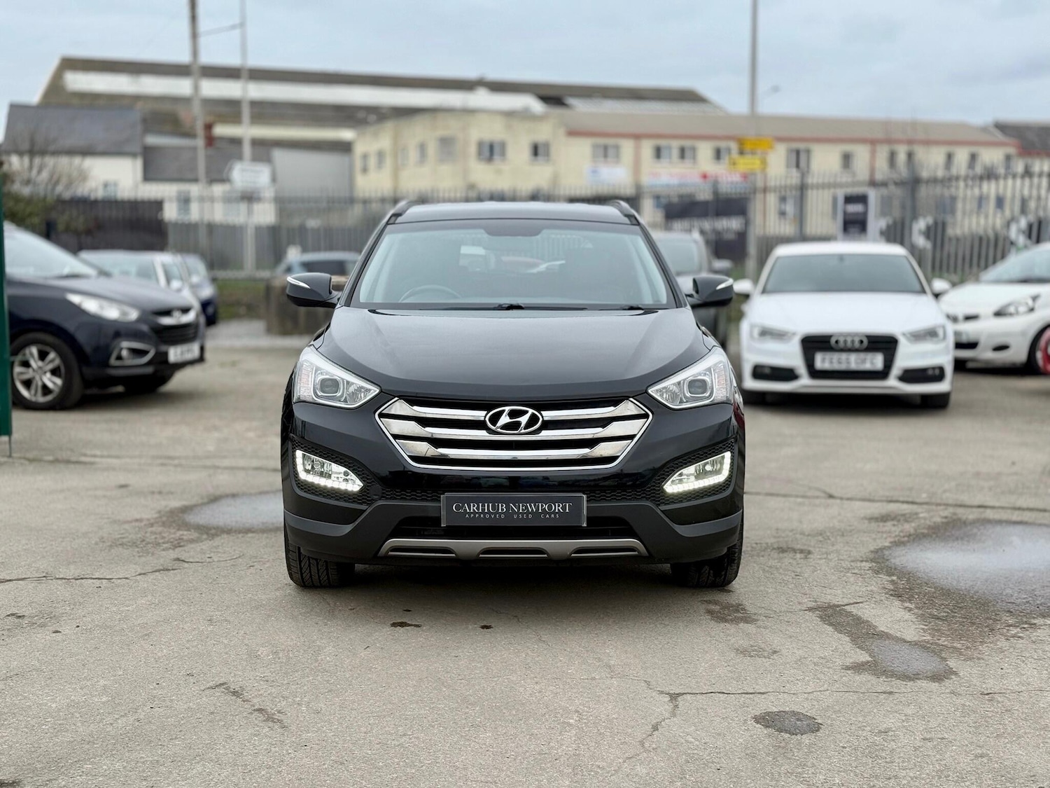 Used Hyundai Santa Fe for sale - 77825171: Photo 2