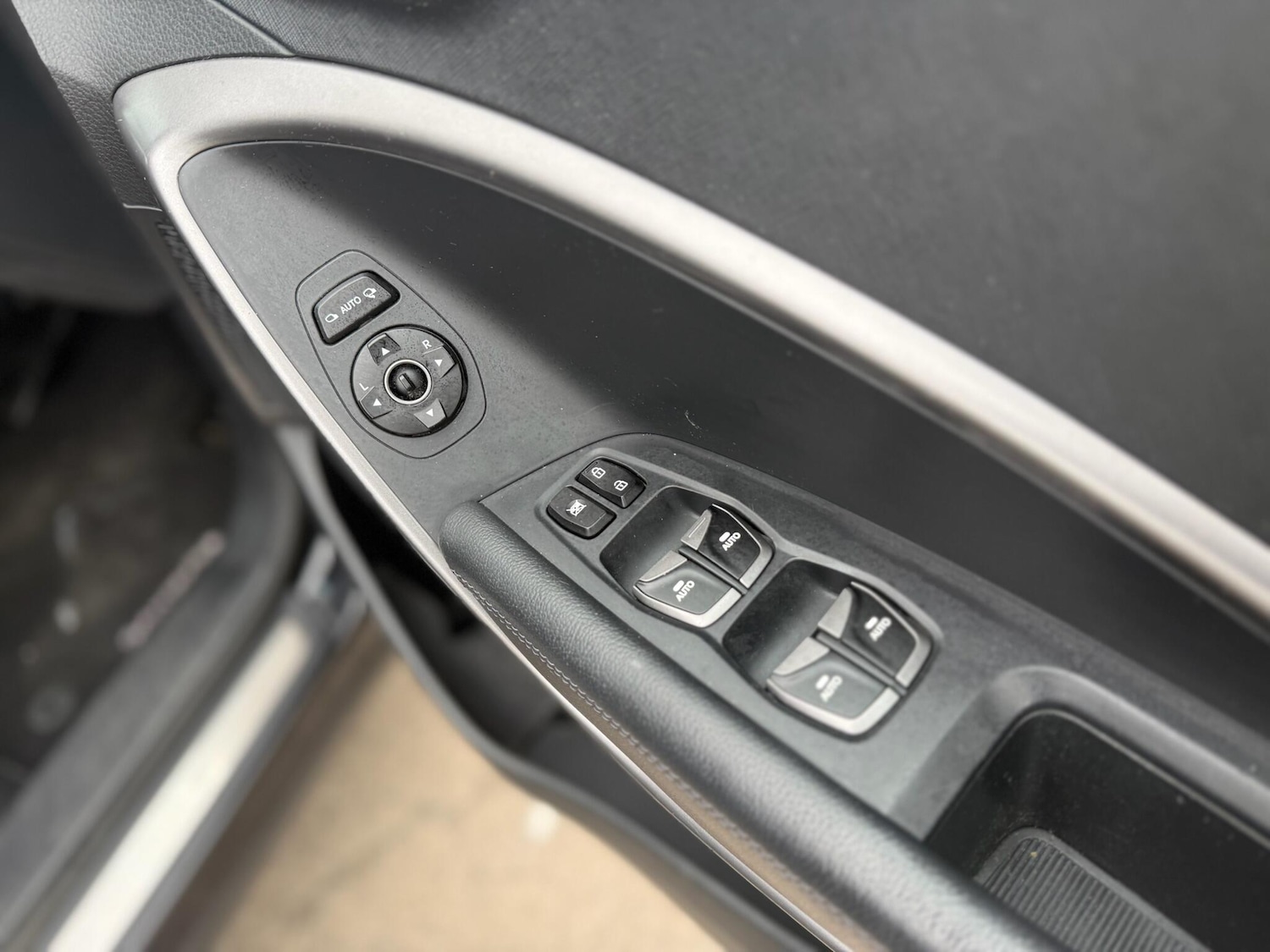 Used Hyundai Santa Fe for sale - 77825171: Photo 43