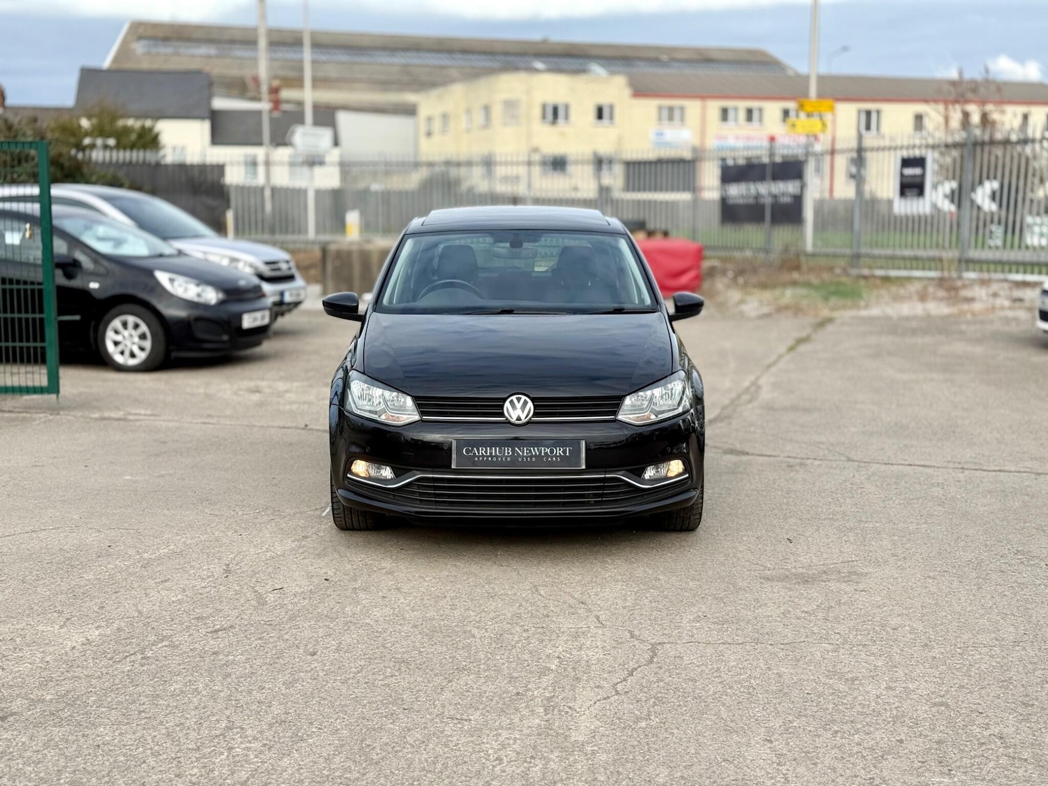 Used Volkswagen Polo 2017 for sale - 76349413: Photo 3
