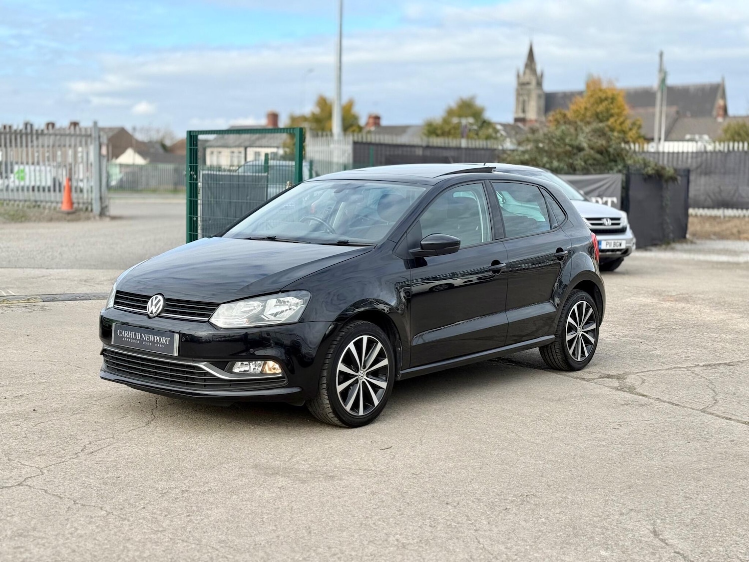 Used Volkswagen Polo 2017 for sale - 76349413: Photo 4