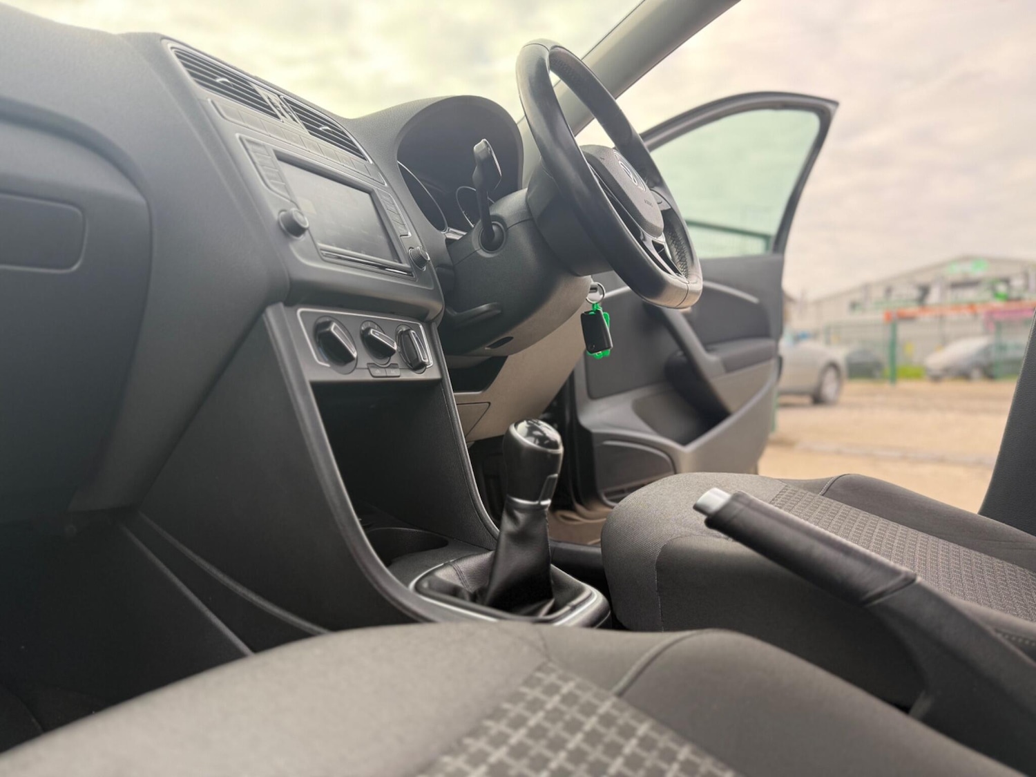 Used Volkswagen Polo 2017 for sale - 76349413: Photo 70