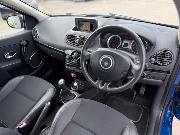 Used Renault Clio 2011 for sale - 75459064: Photo 27