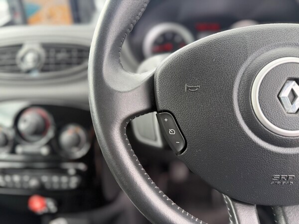 Used Renault Clio 2011 for sale - 75459064: Photo 32