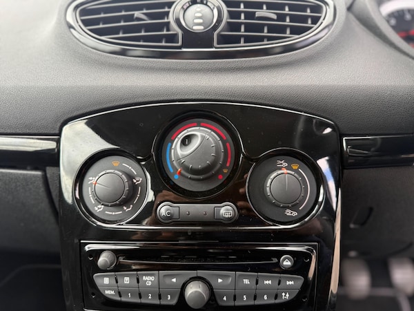 Used Renault Clio 2011 for sale - 75459064: Photo 38
