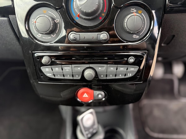 Used Renault Clio 2011 for sale - 75459064: Photo 39
