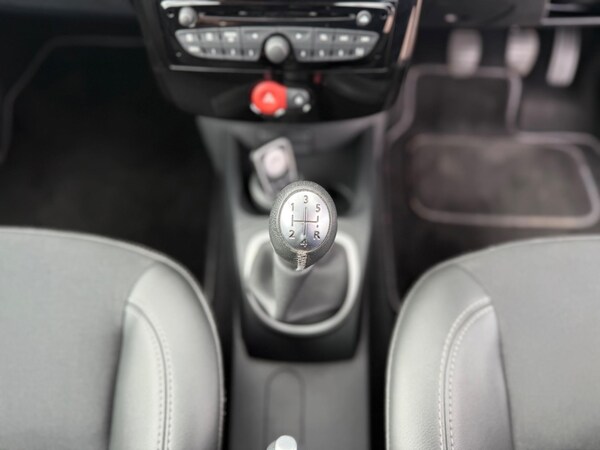 Used Renault Clio 2011 for sale - 75459064: Photo 42