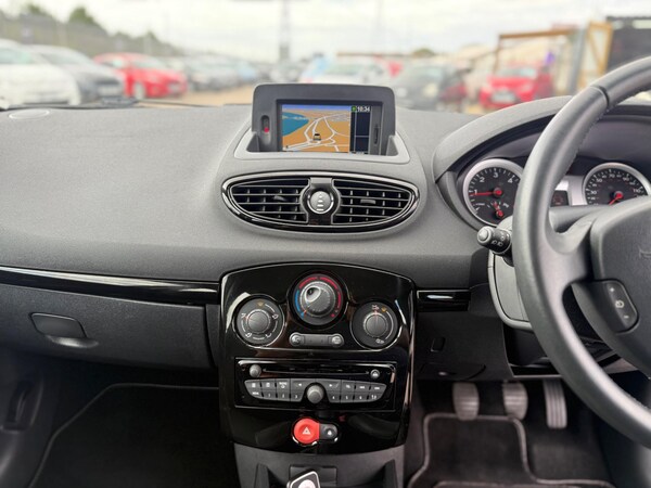 Used Renault Clio 2011 for sale - 75459064: Photo 43