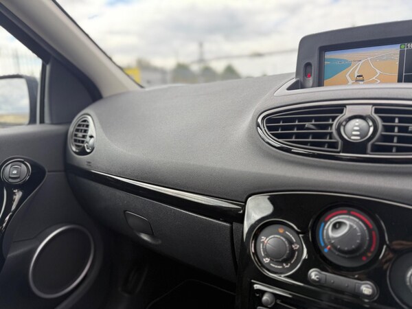 Used Renault Clio 2011 for sale - 75459064: Photo 44