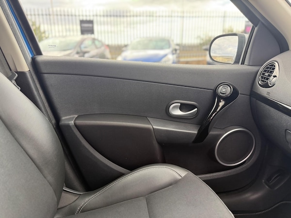 Used Renault Clio 2011 for sale - 75459064: Photo 45
