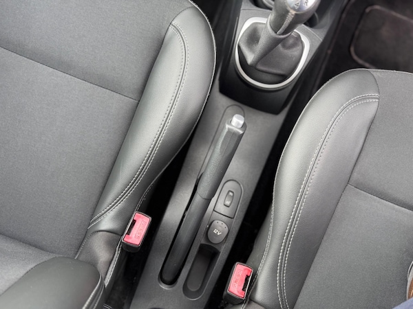 Used Renault Clio 2011 for sale - 75459064: Photo 47