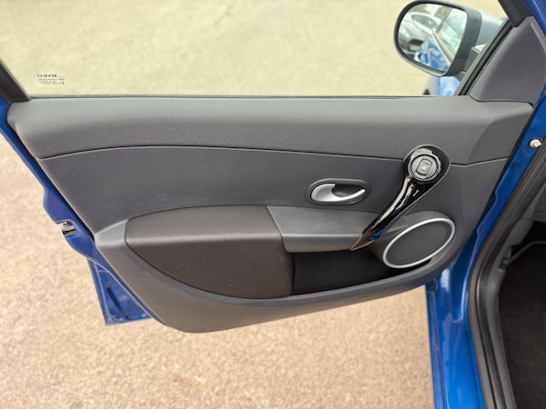 Used Renault Clio 2011 for sale - 75459064: Photo 60