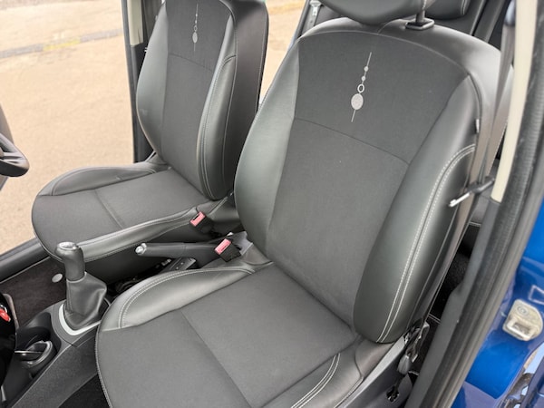 Used Renault Clio 2011 for sale - 75459064: Photo 63