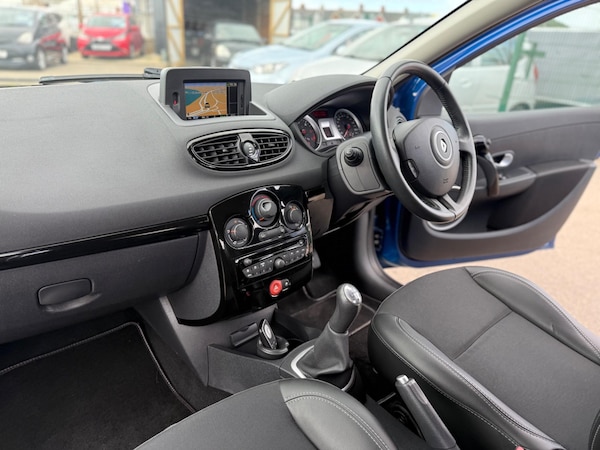 Used Renault Clio 2011 for sale - 75459064: Photo 64