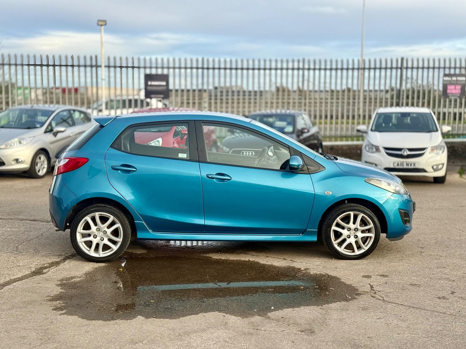 Used Mazda Mazda2 2013 for sale - 76619926: Photo 12