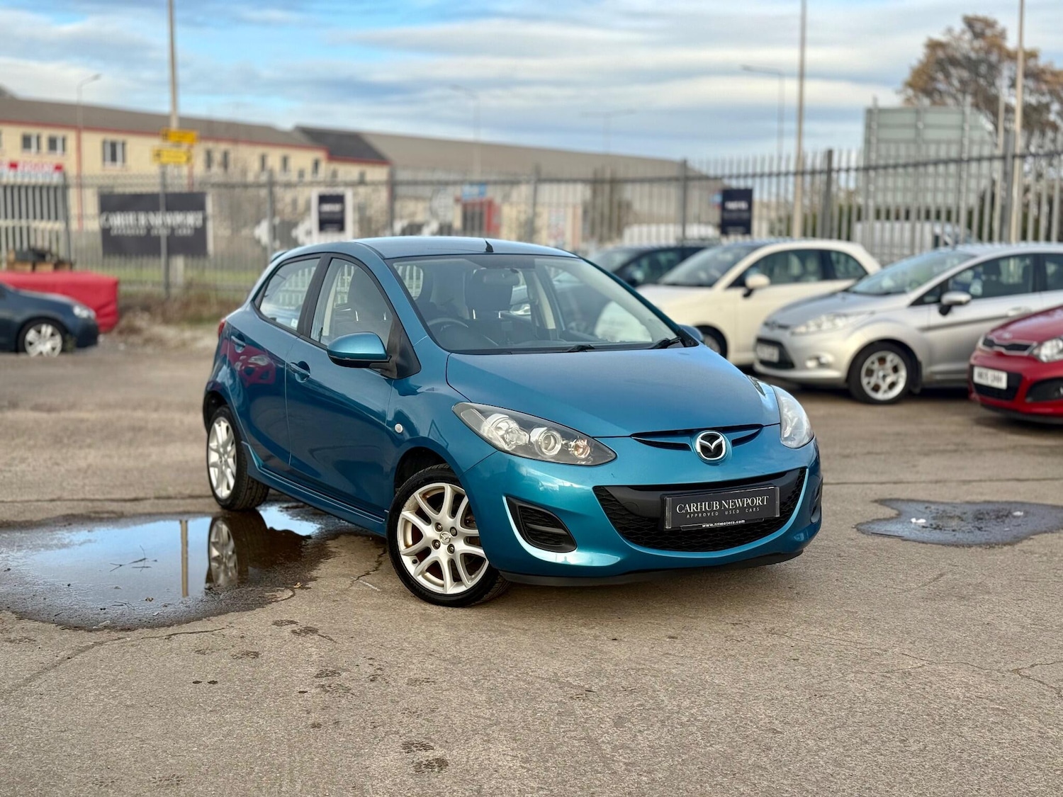 Used Mazda Mazda2 2013 for sale - 76619926: Photo 2