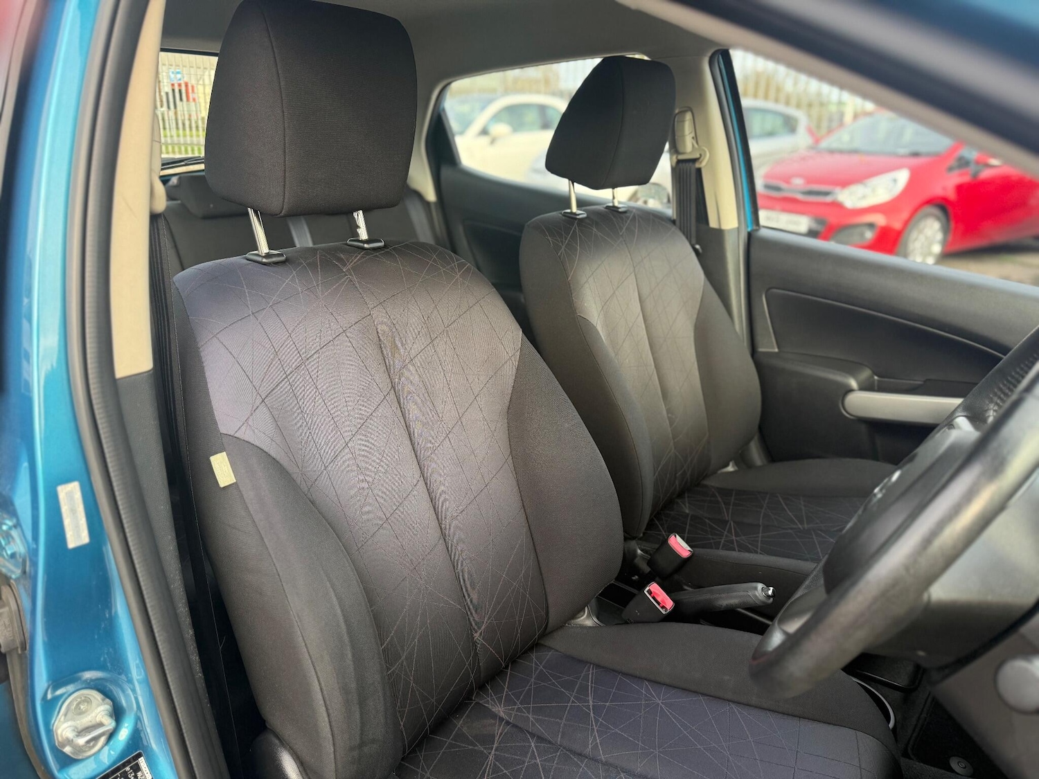 Used Mazda Mazda2 2013 for sale - 76619926: Photo 28