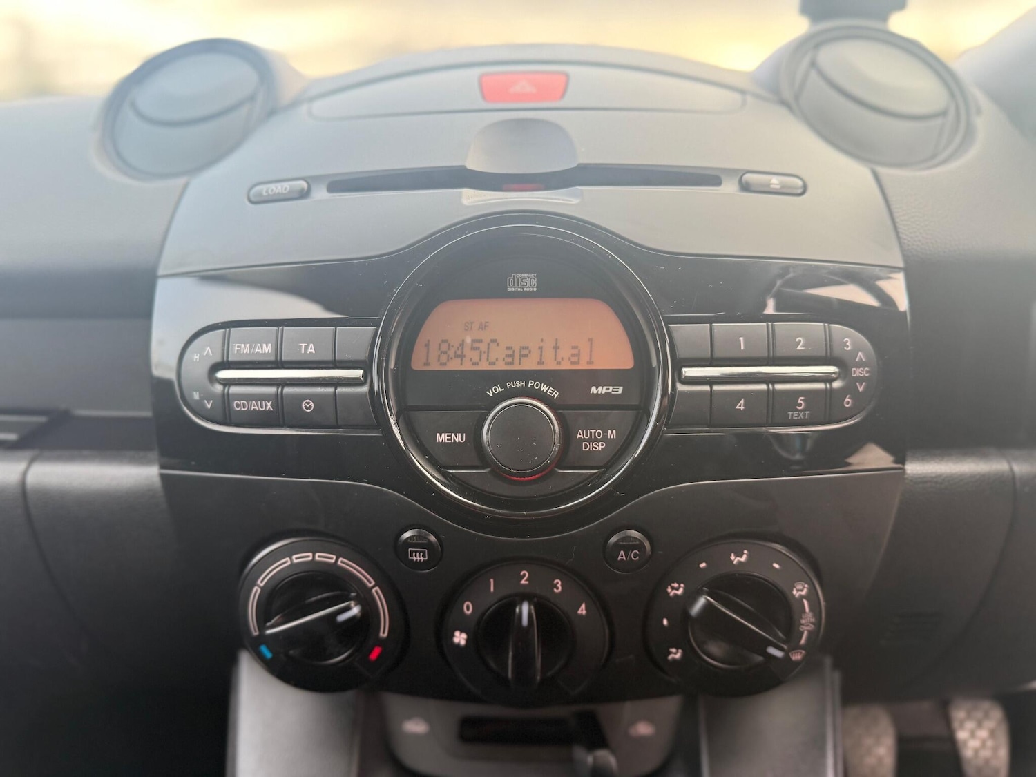 Used Mazda Mazda2 2013 for sale - 76619926: Photo 37