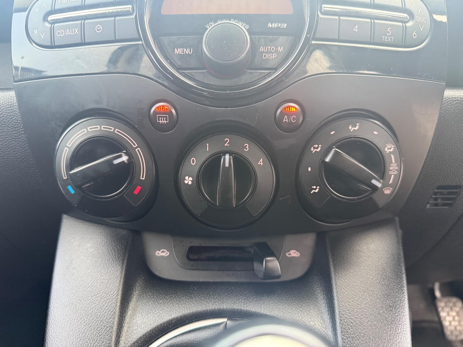 Used Mazda Mazda2 2013 for sale - 76619926: Photo 38