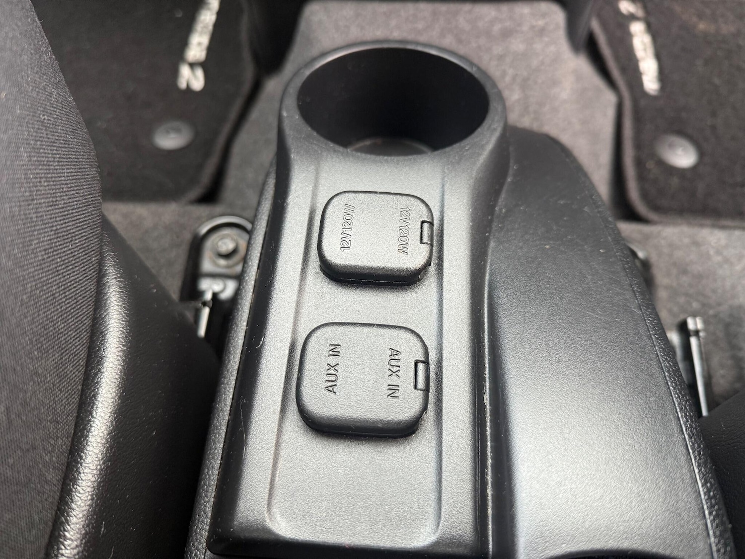 Used Mazda Mazda2 2013 for sale - 76619926: Photo 40