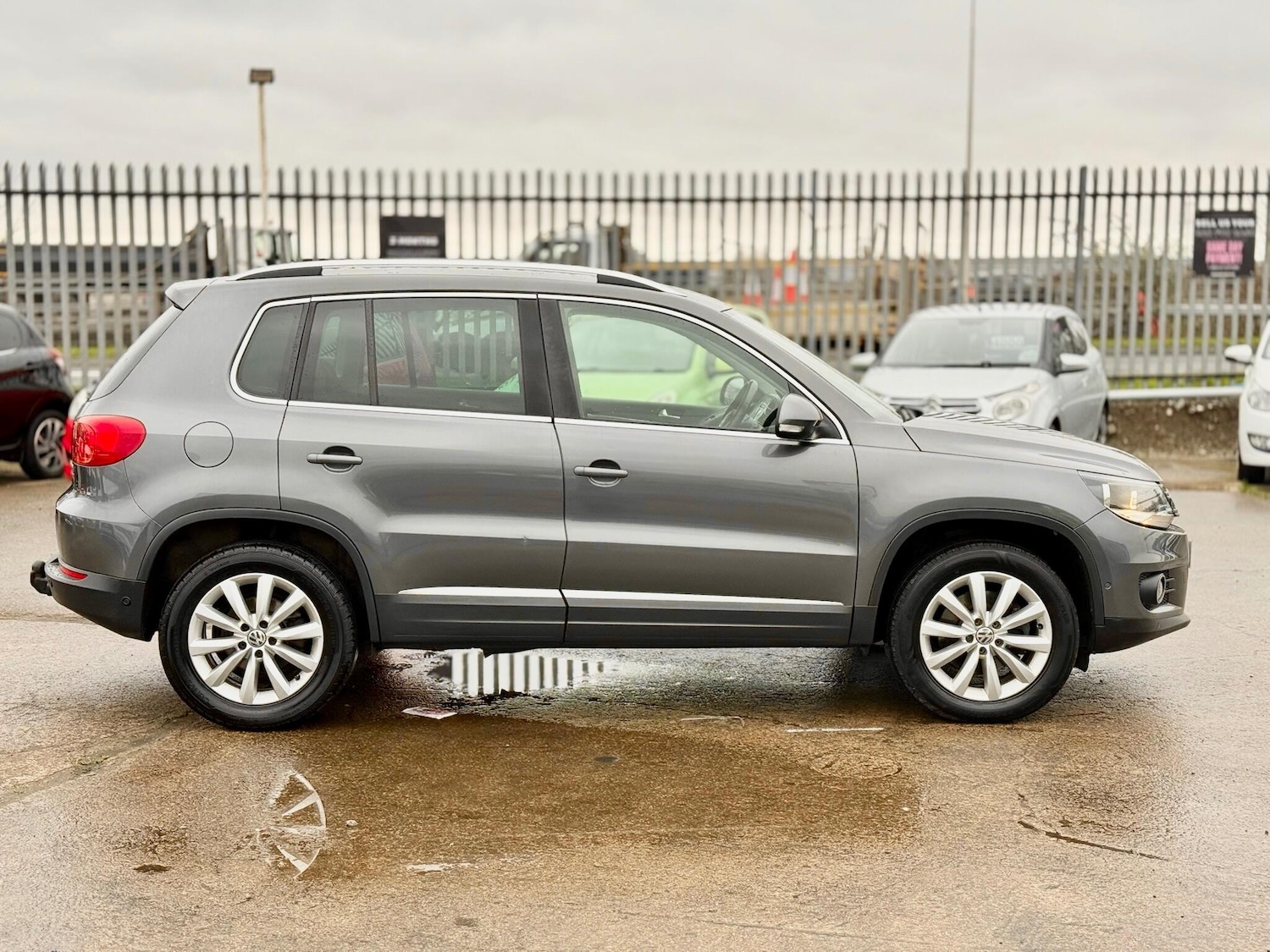 Used Volkswagen Tiguan for sale - 77599009: Photo 12