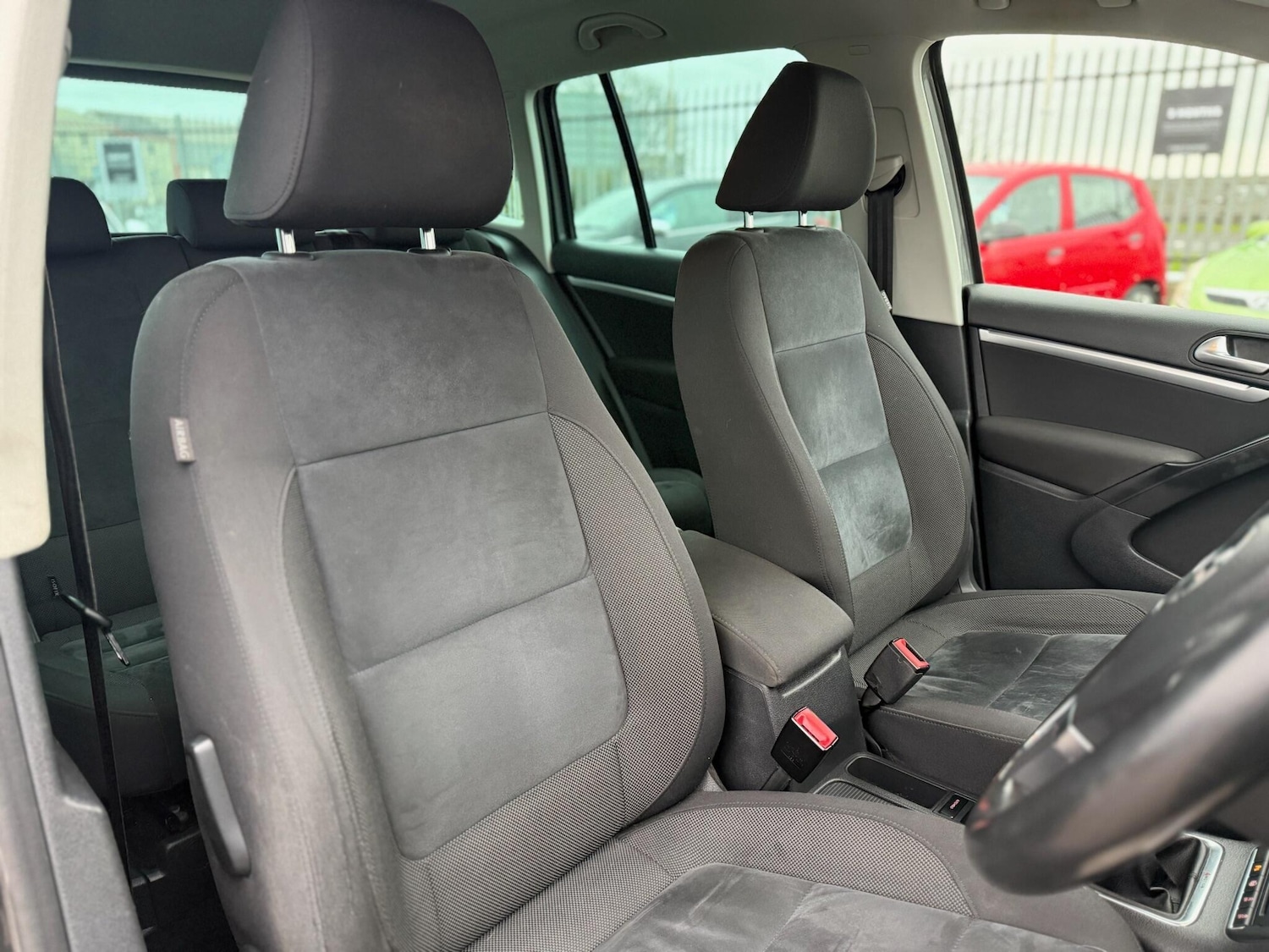 Used Volkswagen Tiguan for sale - 77599009: Photo 28