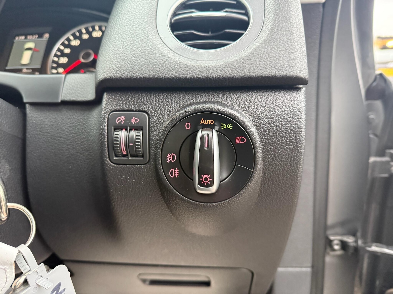 Used Volkswagen Tiguan for sale - 77599009: Photo 29