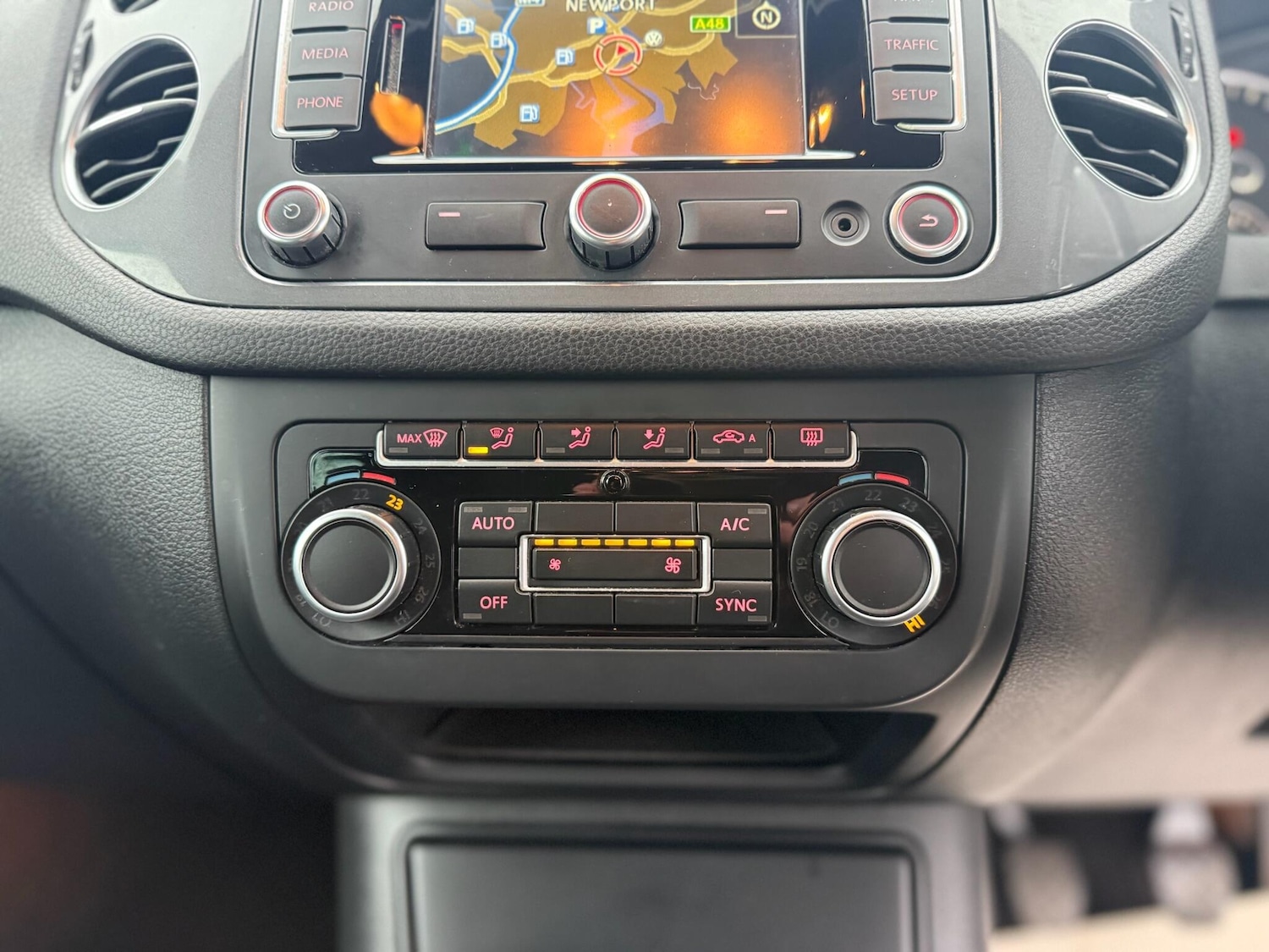 Used Volkswagen Tiguan for sale - 77599009: Photo 42